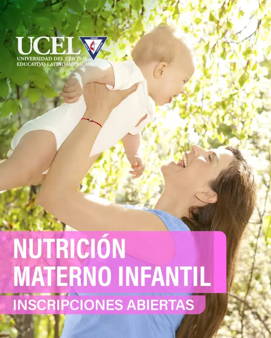 Nutrición materno infantil, una madre levantando asu bebé