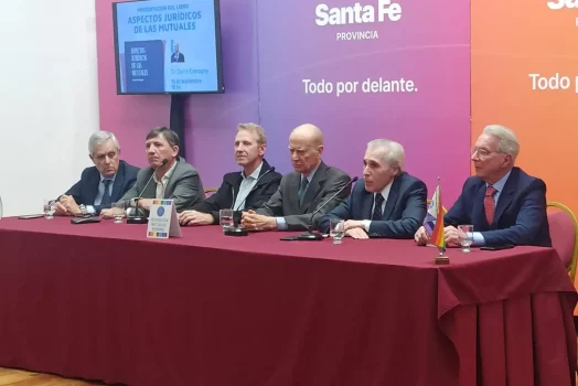 Presentación del libro “Aspectos Jurídicos de las Mutuales” del Dr. Dante Cracogna en la Casa de Gobierno de Santa Fe