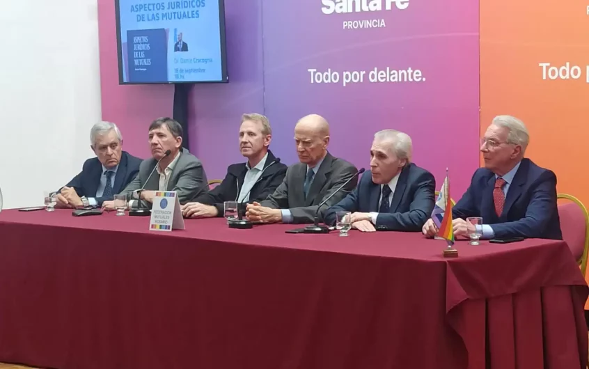 Presentación del libro “Aspectos Jurídicos de las Mutuales” del Dr. Dante Cracogna en la Casa de Gobierno de Santa Fe